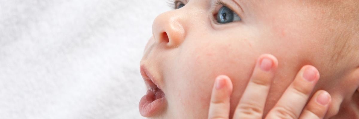 Como mudar o nome do bebê após o registro: direitos e processo legal